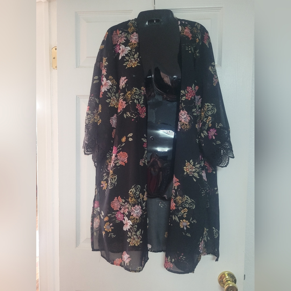 Wallflower Black Floral Lace Robe